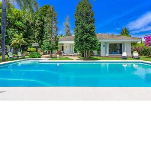 Marbella Villa Sleeps 10 Pool Air Con WiFi