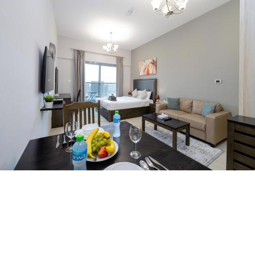 Marco Polo- Sleek Studio With Lake And Burj Khalifa Views