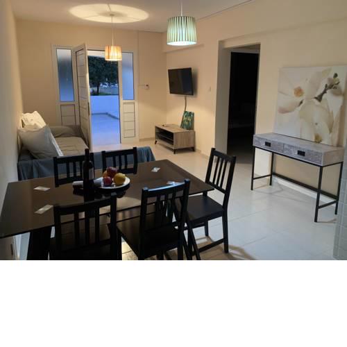 Mari House-close to the beach