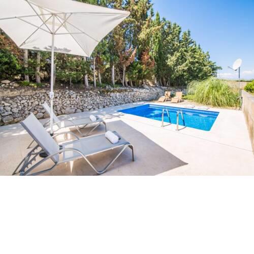 Maria de la Salut Holiday Home Sleeps 6 with Pool Air Con and WiFi