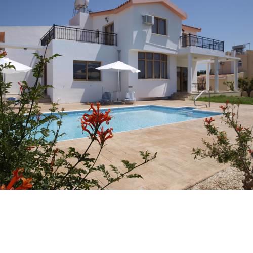 Mariandy Villa 2