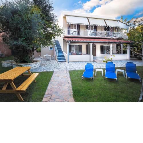 Marilena House Apartments & Studios