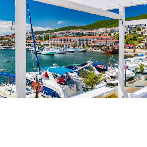 Marina Delfin Apartments - Top Location & Family Peace