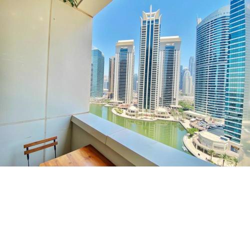 Marina Plus Lovely 3B Home with 3 Full bath METRO