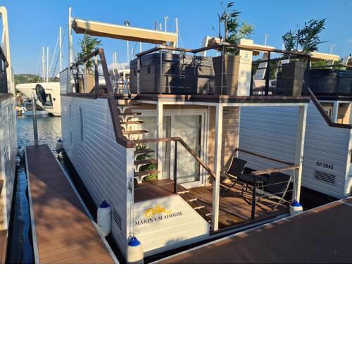 Marina Seahouse Brina