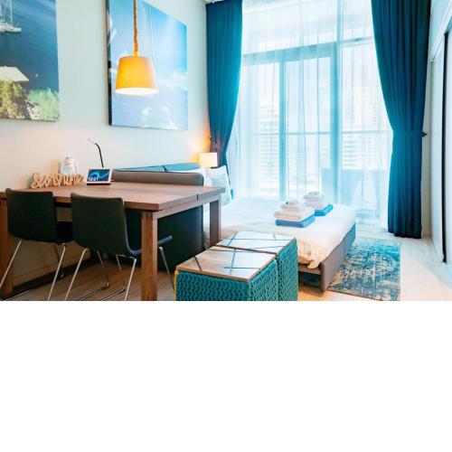 Marina Studio with Sea Views - Close to Beach