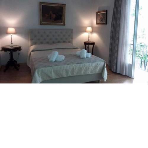 Marion-Athenian Style Apartment