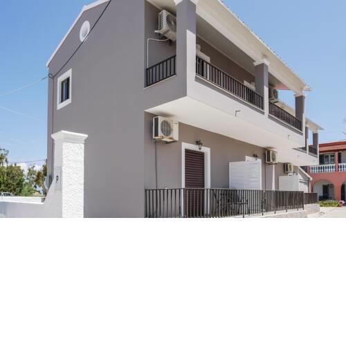 Mariposa Apartments next to the Sea