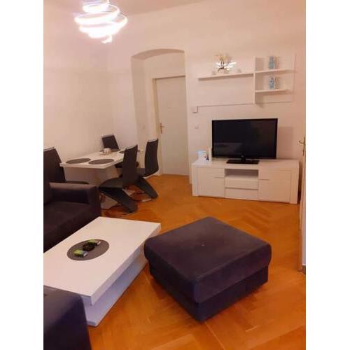 MarkoPolo Apartments