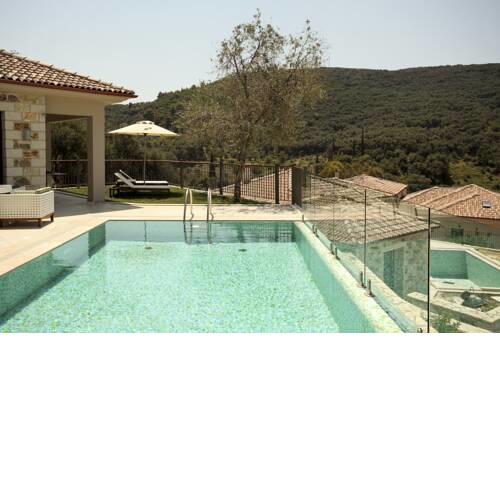 Marnora Villa Sleeps 5 with Pool and Air Con