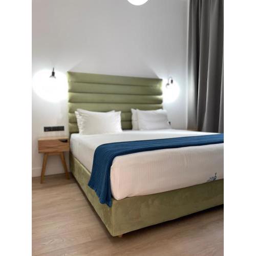 Maroon Bottle Boutique Suites