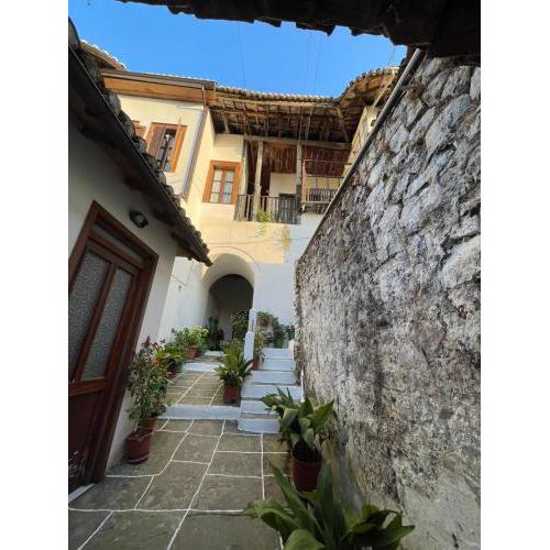 Maro's Guesthouse