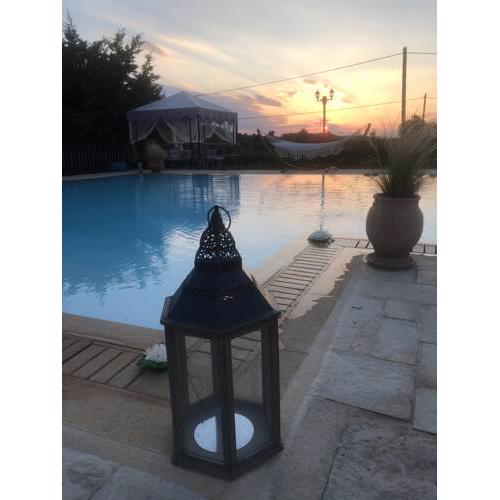 Marrocan villa with private tennis court and pool