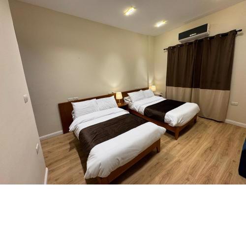Marron Serviced Studios and Rooms