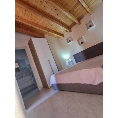 Martina's Place (with panoramic views)