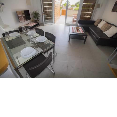 Martines Basefloor South facing Apt sea views terrace 2 bedrooms 2 bathrooms WiFi