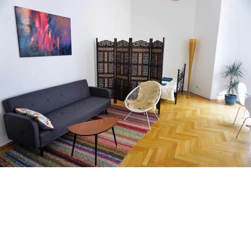 Marvelous Art Residence Near City Center