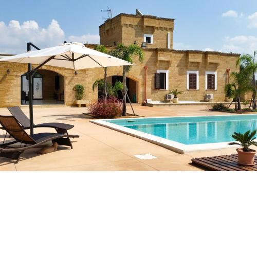 Masseria fortificata con piscina e spiaggia m770