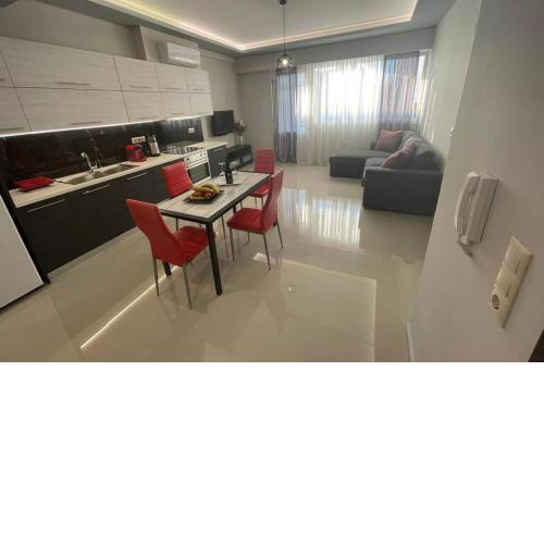 Maxim Deluxe Apartment