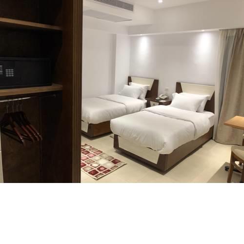 Maxim Hotel