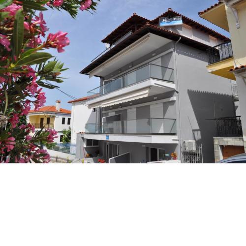 Maximus Polychrono Apartments