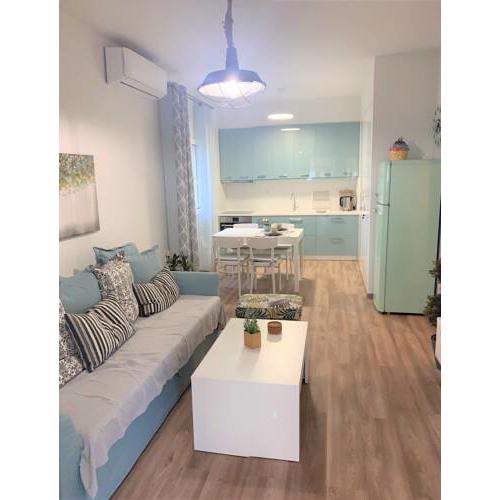 Αmazing apartment in the center, 80m from the sea