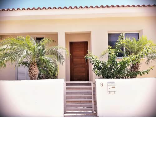 Med View Bungalows