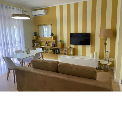 Mel Apt 2 lungomare Vlore, Albania