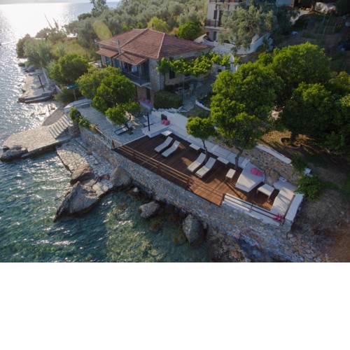 MELIES- Seaside Boutique Lodge.