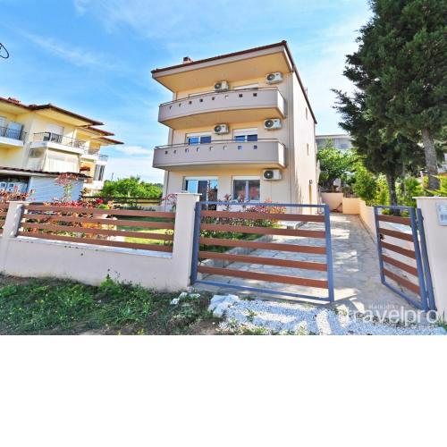 Meloida Houses by TravelPro Services- Nea Fokaia Halkidiki