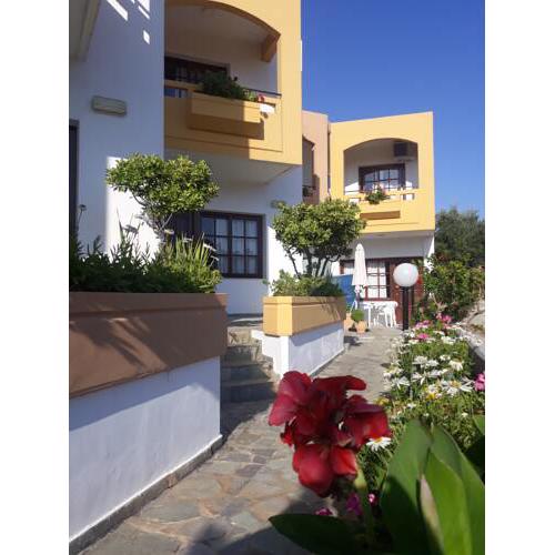 Menelaos Apartments