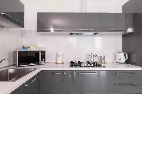 Mengoni flat
