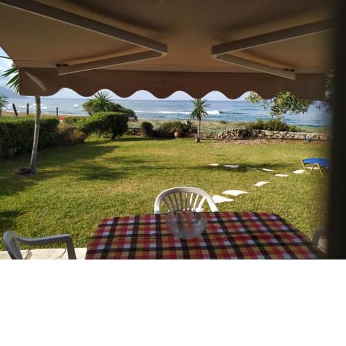 Menigos 57 seafront with garden