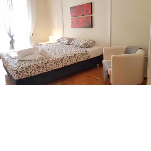 Menta errathens Apartment - Athens Center, 5 BD, 2 BATH