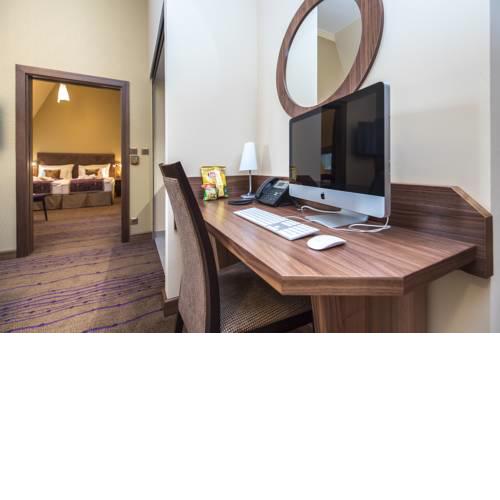 Merchants Crown Suites and Spa