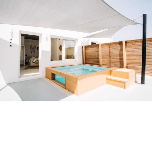 Mesanto Luxury Suites
