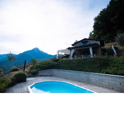 Mesmerising holiday home in Calomini with private pool