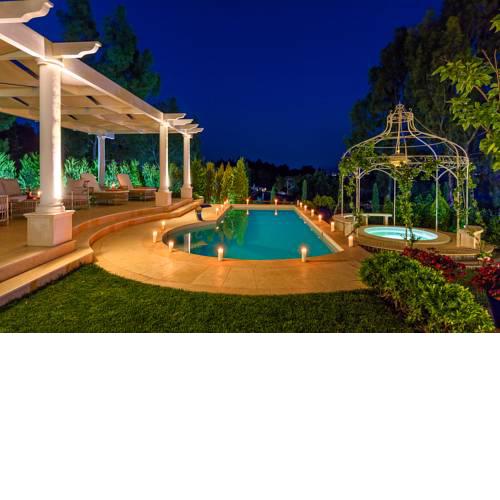 Metamorfosi Villa Sleeps 8 with Pool Air Con and WiFi