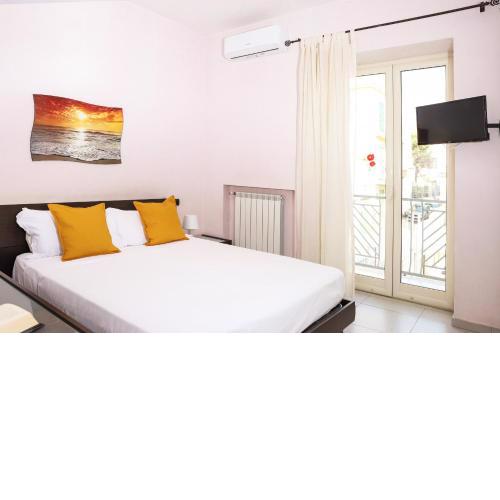 Metro Solfatara Apartment by Wonderful Italy