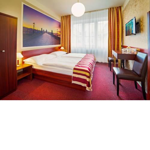 Metropolitan Old Town Hotel