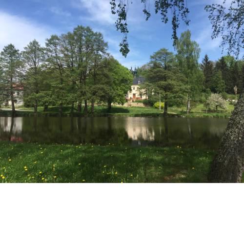 Meyana Lake Manor