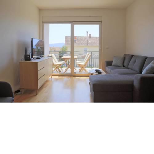 MGT Apartments no:5 - Tivat center w/pool & view