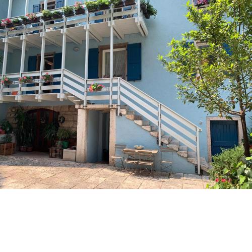 MICASA ESTUCASA slow holiday