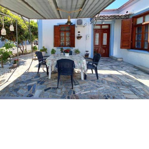 Michael&Marika's Traditional House