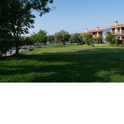 Mikiverna Houses & Apartments