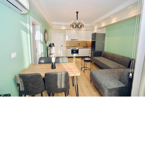 Miku Apartment - Great Style 2 Bedroom At Myslym Shyri