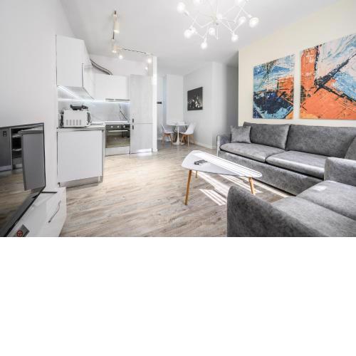 Miku Apartment-Modernly Designed Downtown Tirana