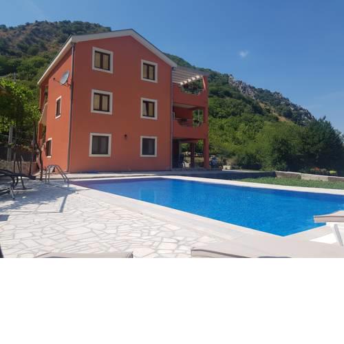 Milas Trojica Kotor