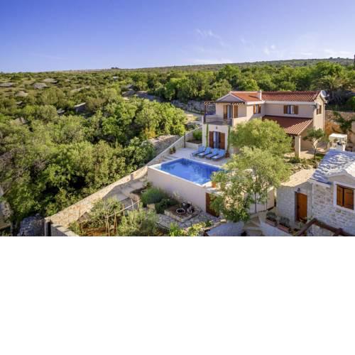 Milna Villa Sleeps 6 Pool Air Con WiFi