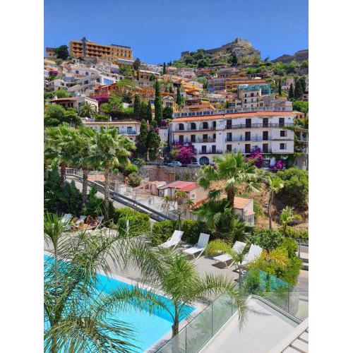 MINERVA LUXURY TOWN CENTER , POOL AND PARKING
